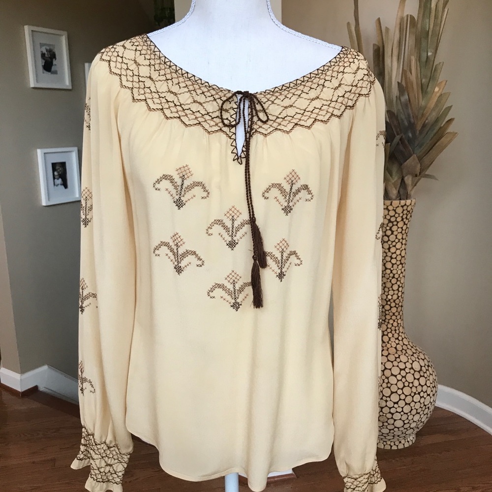 Gorgeous Bcbg Maxazria Top- Size M - image 1